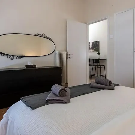 Kerameikos 2 Bedroom * Athens